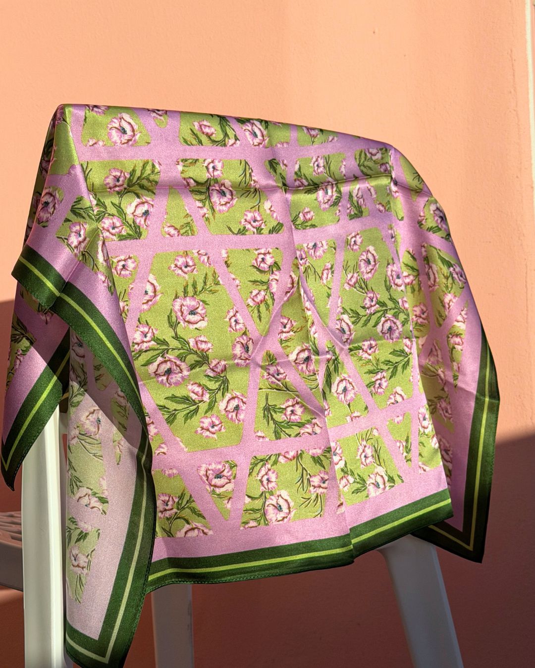 Sidensjal | Purple Flower | 68 CM
