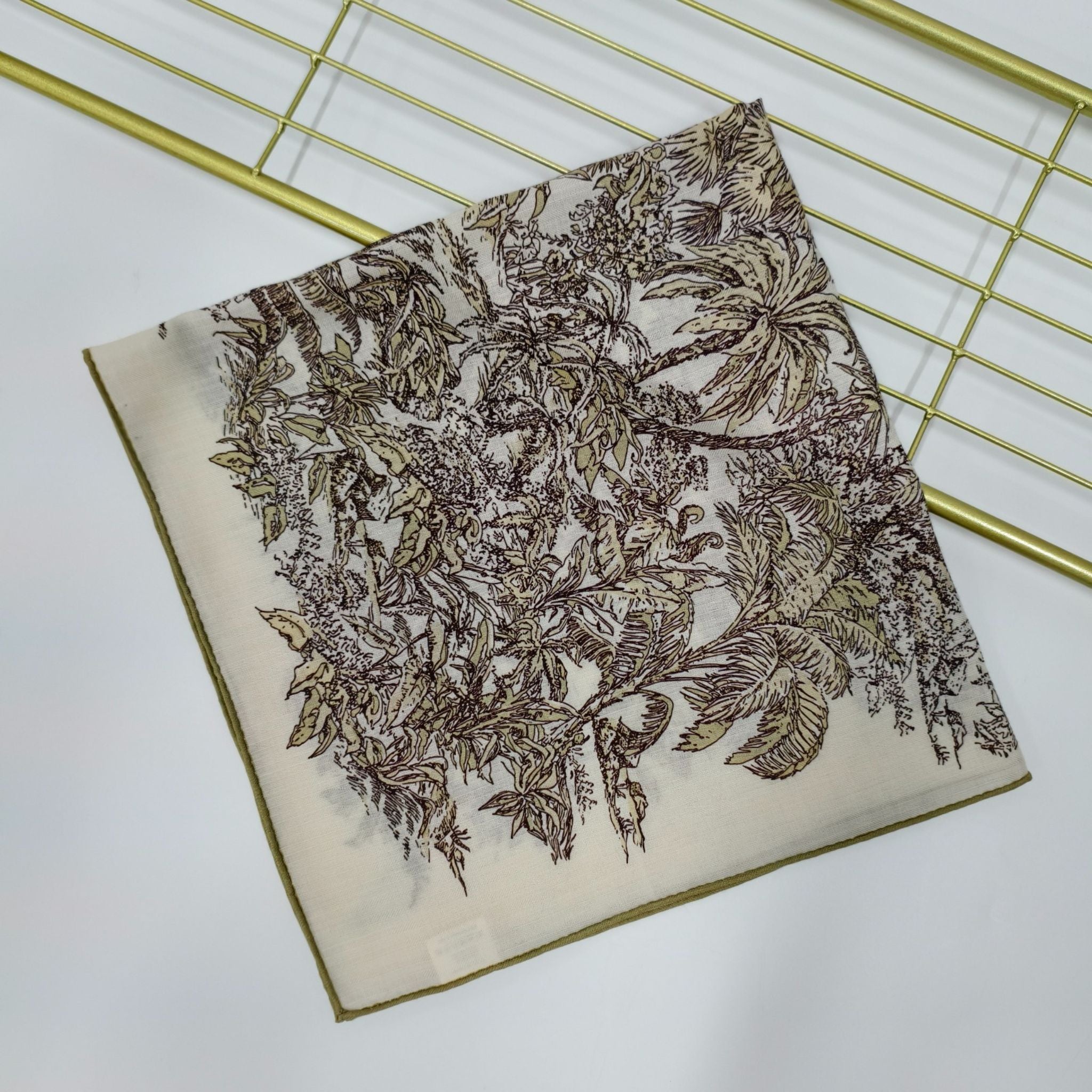 Sidenäsduk - Blå ränder | 68 CM