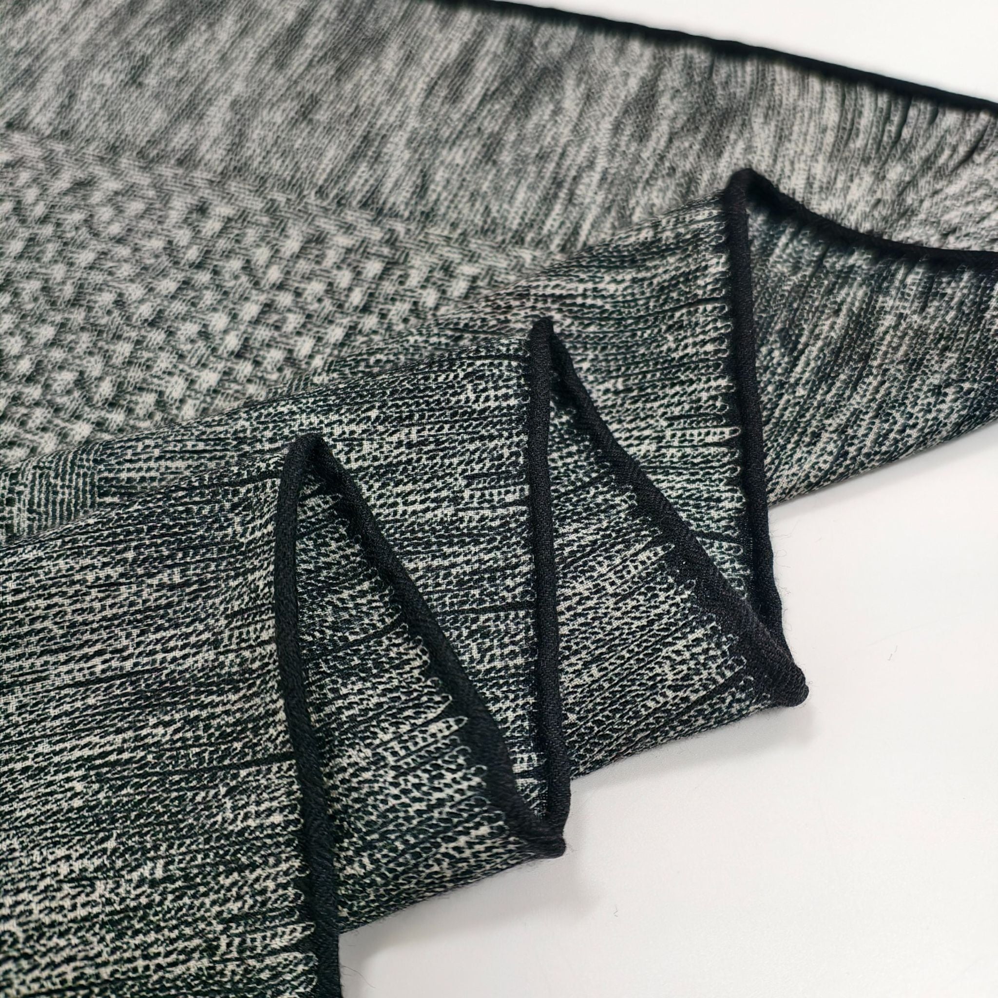 Sidenäsduk - Blå ränder | 68 CM