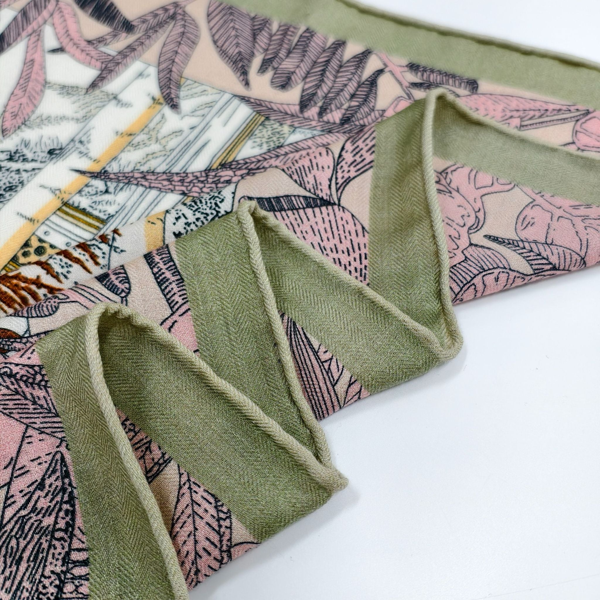 Sidenäsduk - Blå ränder | 68 CM