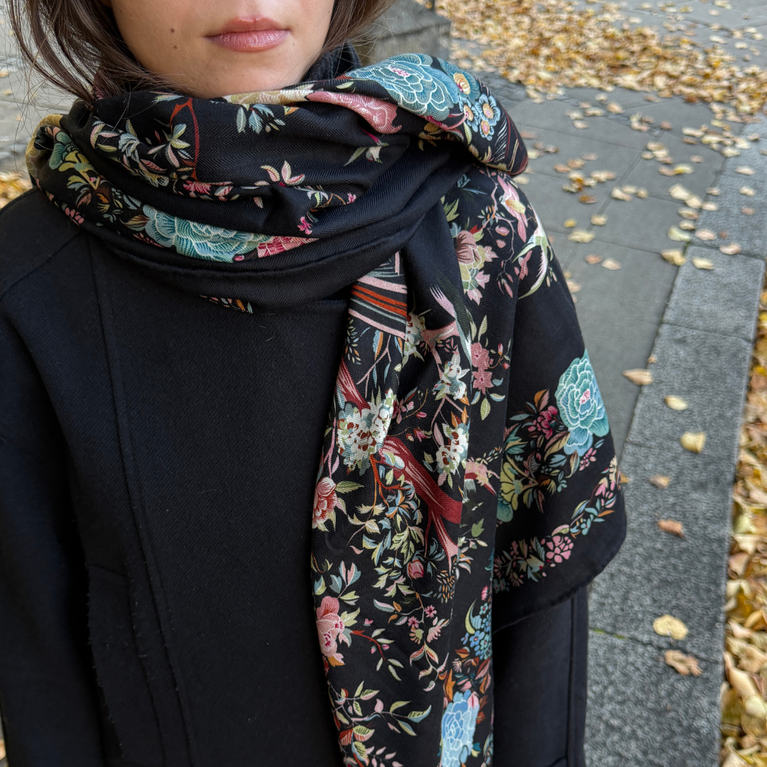 SilkWool-sjal – 70% ull / 30% mullbärssilke | Midnight Botanica (XL 140x140)