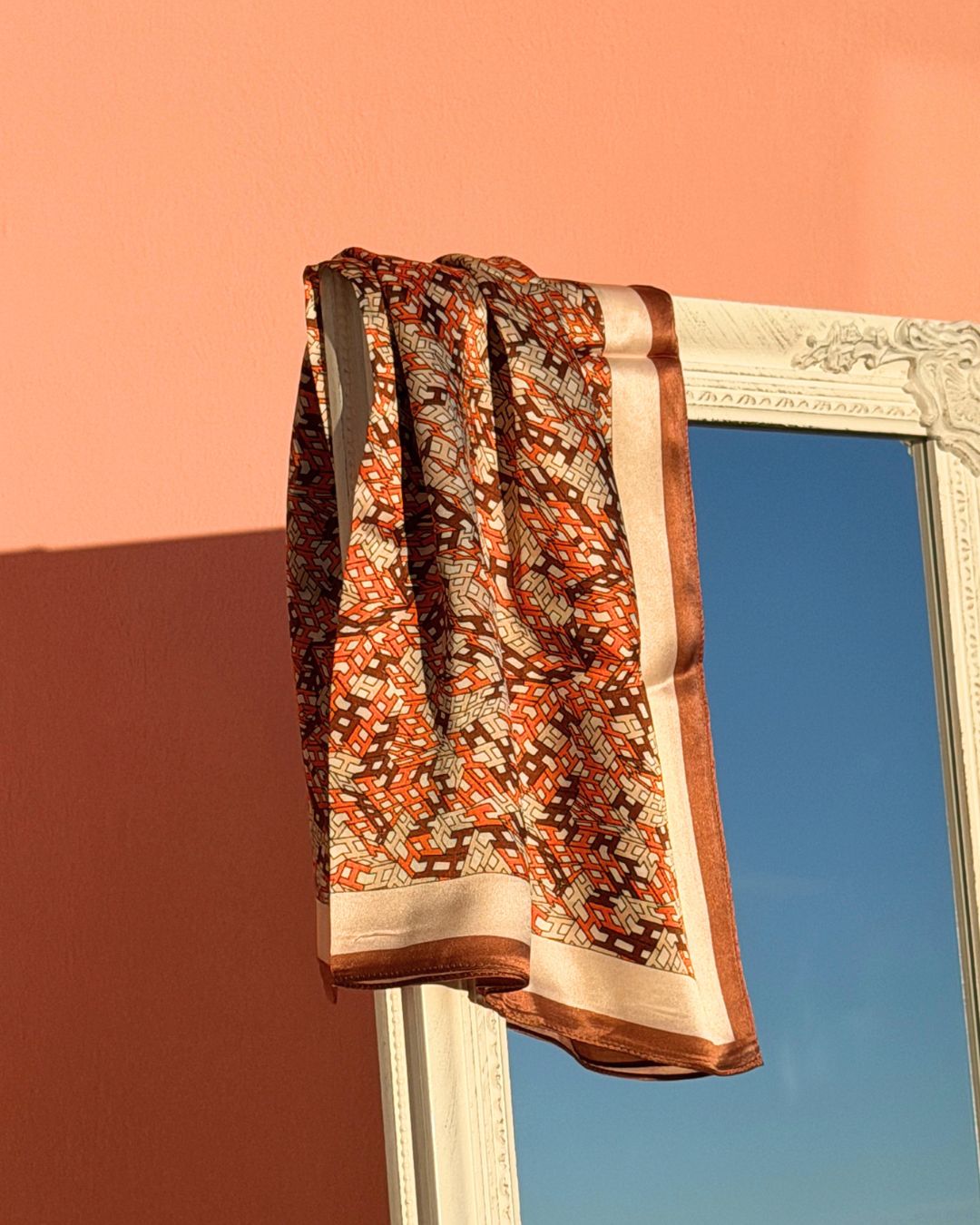 Sidensjal | Orange Pattern | 68 CM