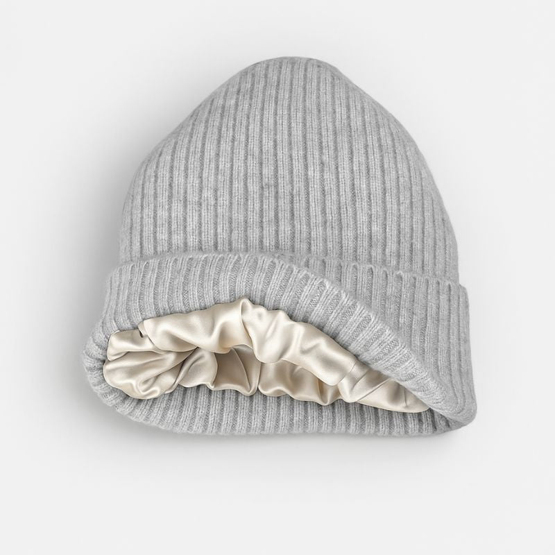 Silkesfodrad mössa i ull