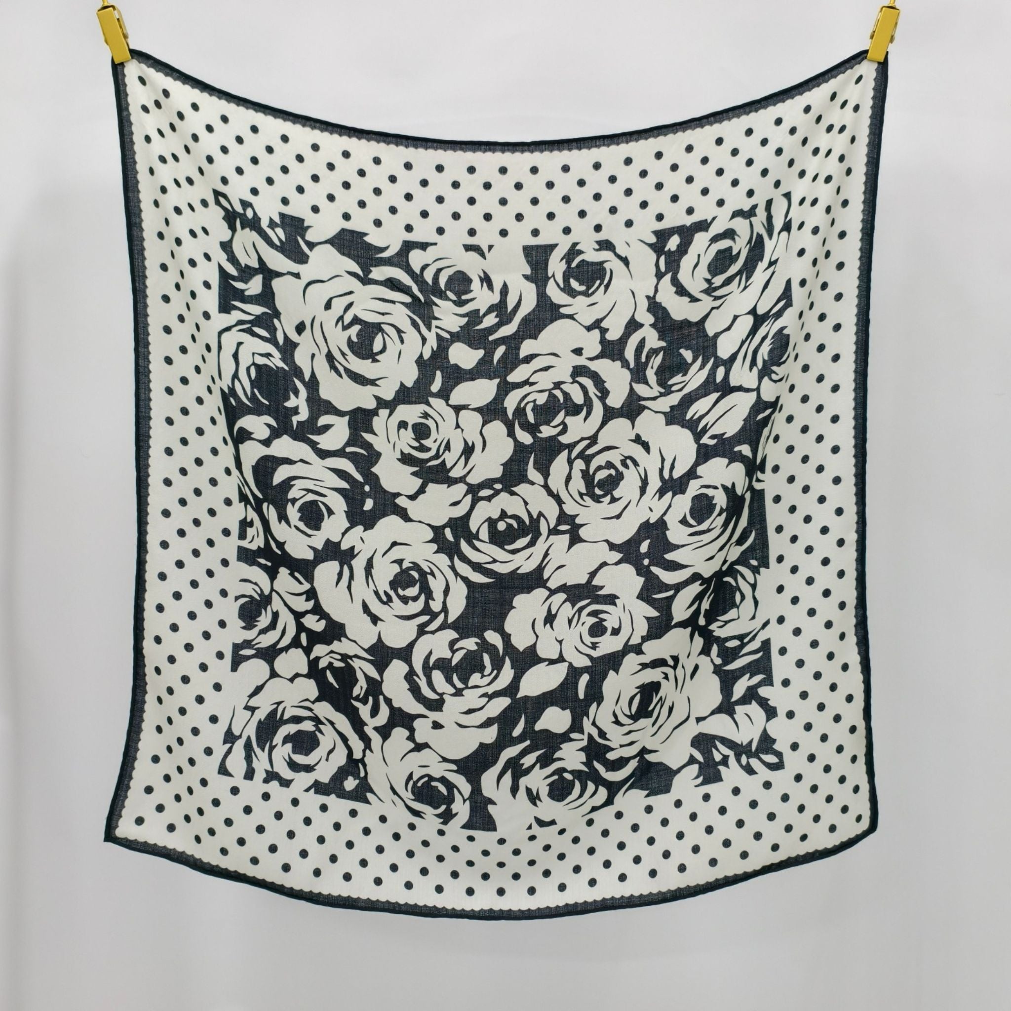 Sidenäsduk - Blå ränder | 68 CM