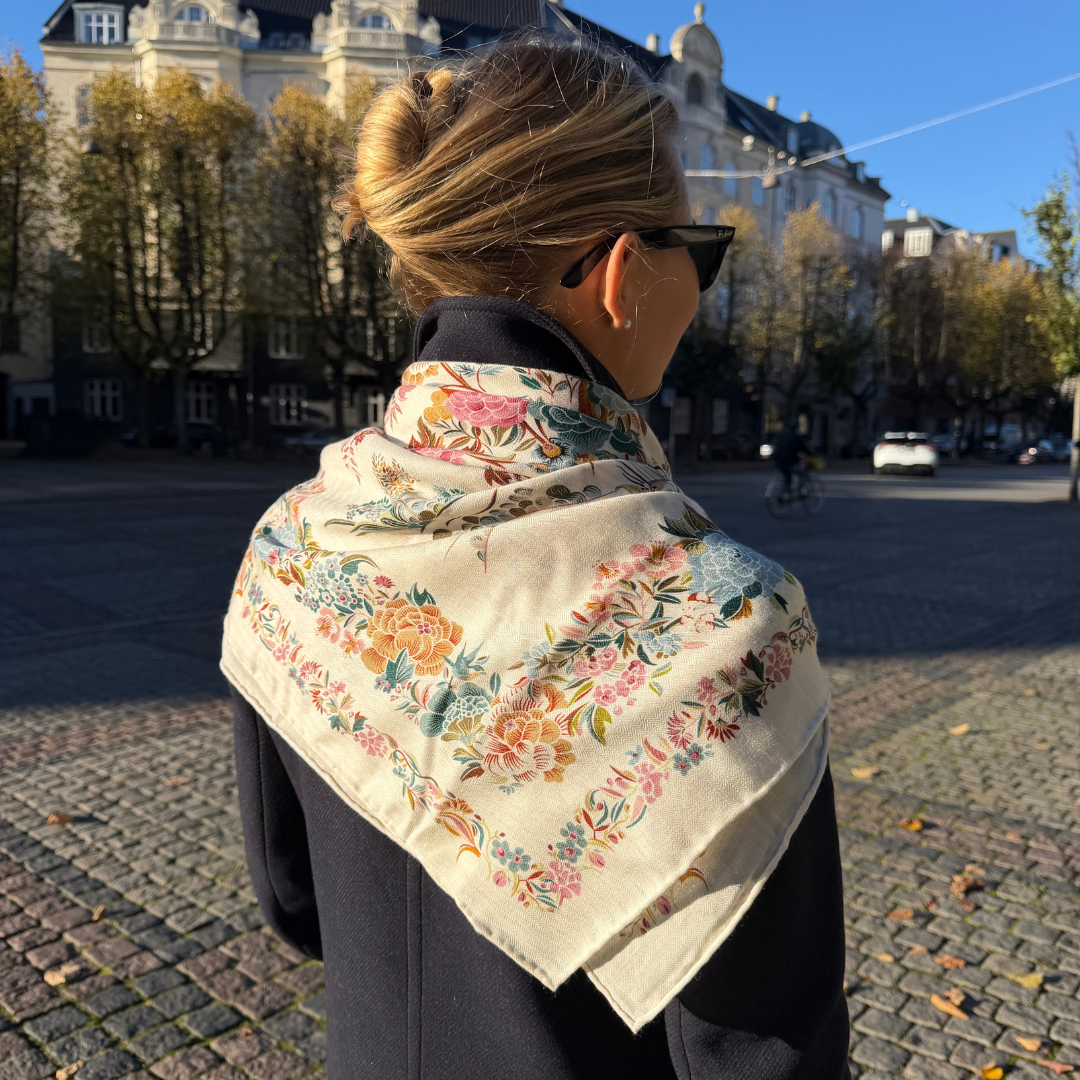 SilkWool-sjal – 70% ull / 30% mullbärssilke | Ivory Garden Silk (XL 140x140)