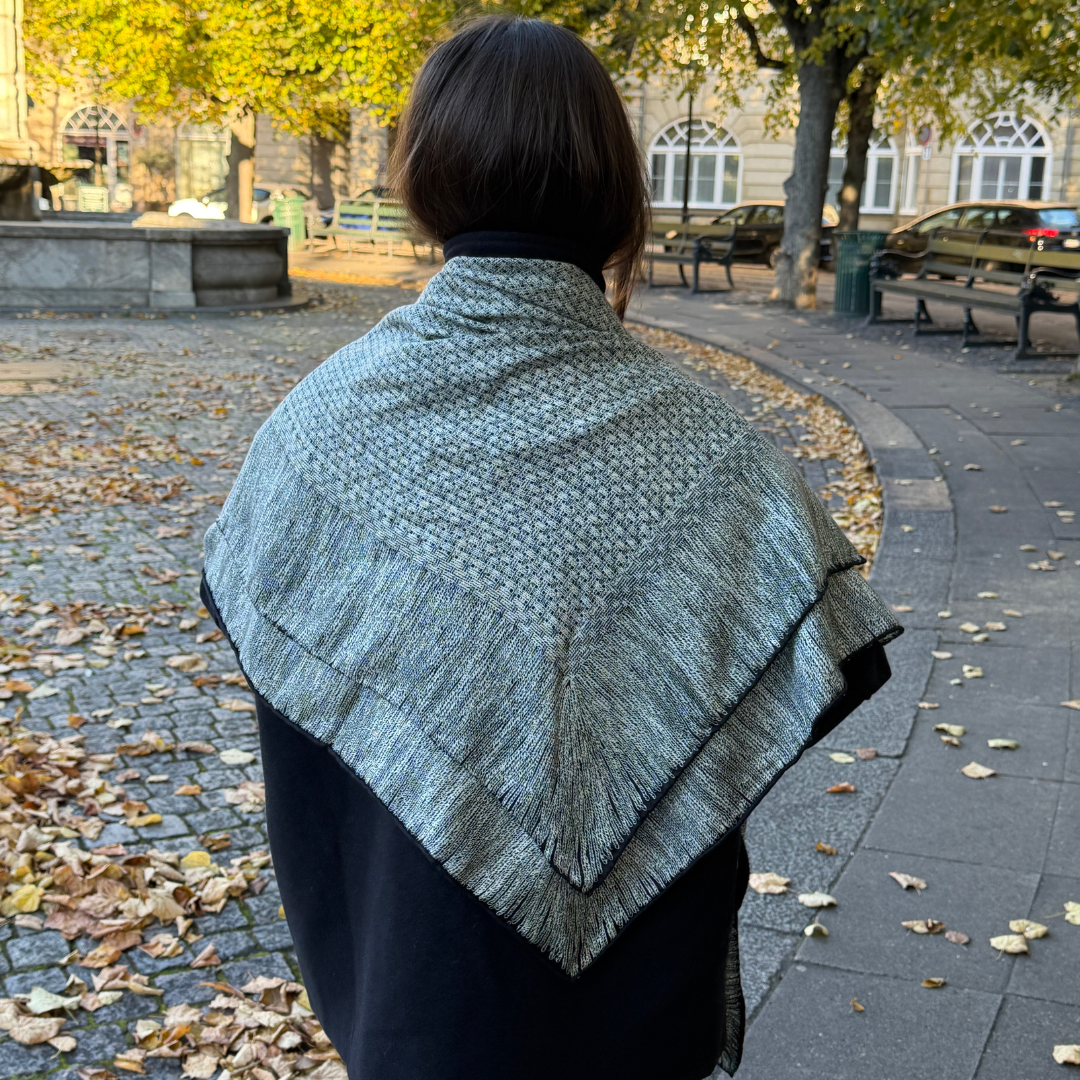SilkWool-sjal – 70% ull / 30% mullbärssilke | Nordic Grey (XL 140x140)