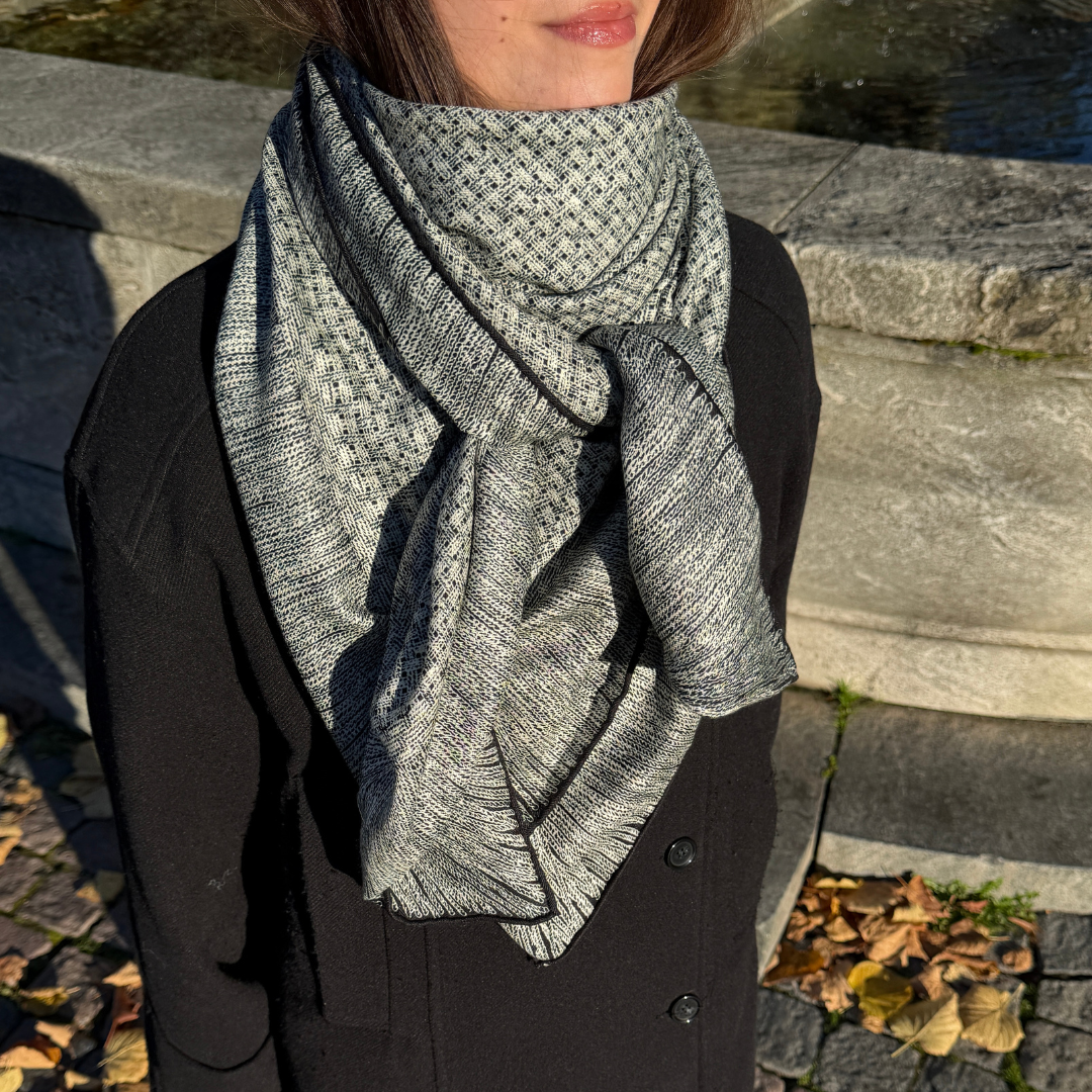 SilkWool-sjal – 70% ull / 30% mullbärssilke | Nordic Grey (XL 140x140)