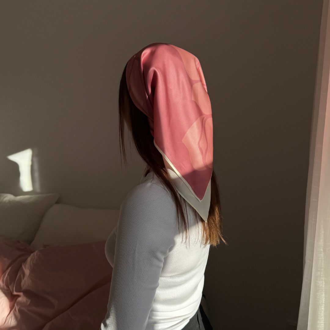 Sidenhalsduk | Blooming Rose | 68 cm