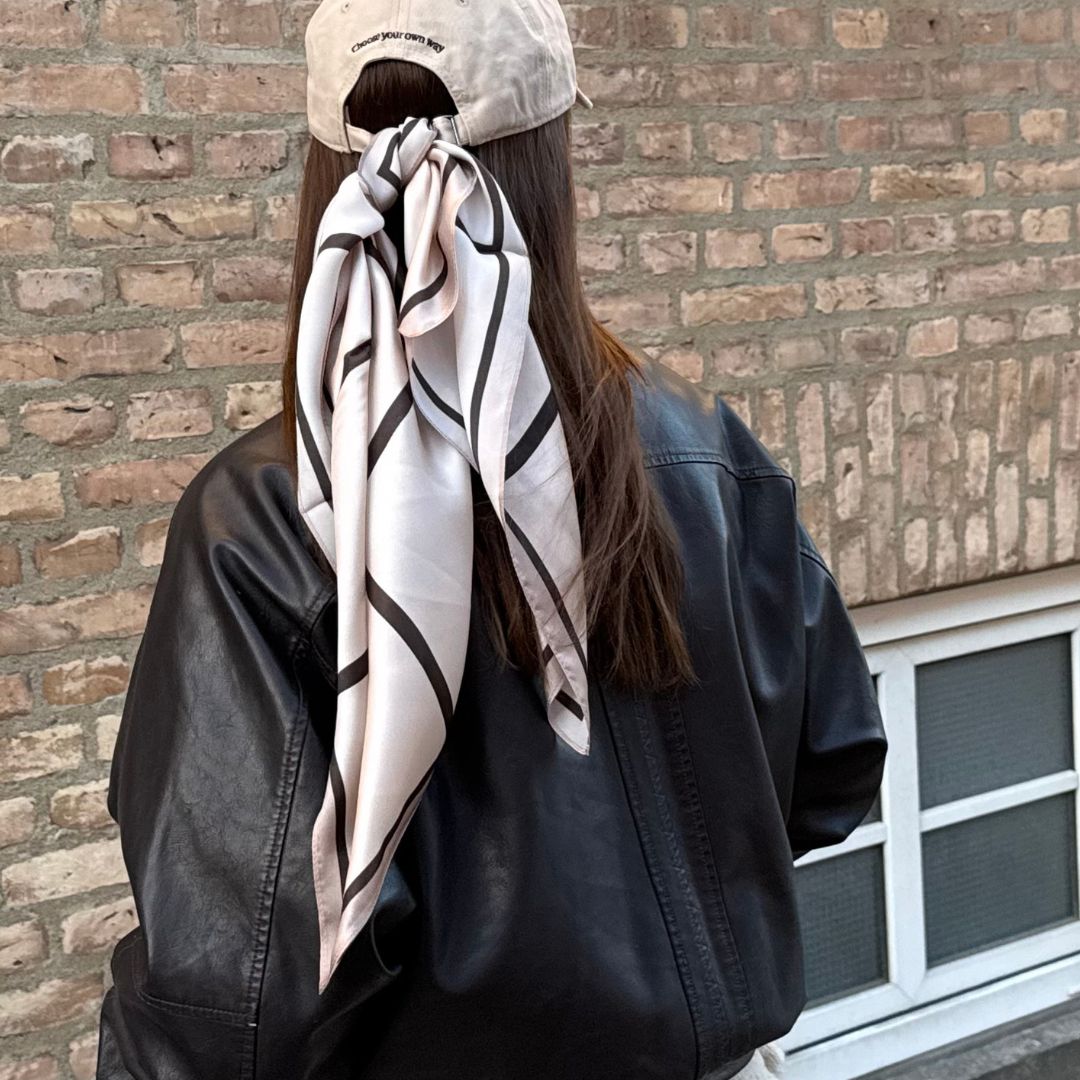 Sidenhalsduk | Beige | 68 CM