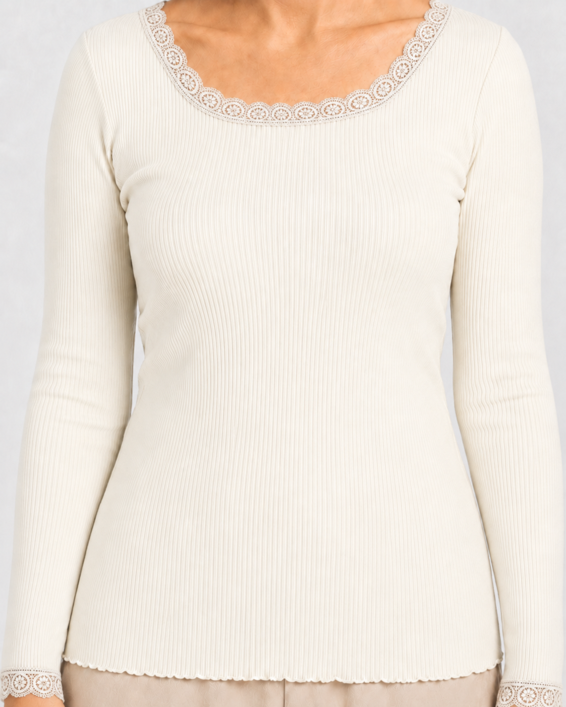 Sidenblus med spets – Ribbad blus i 80 % siden